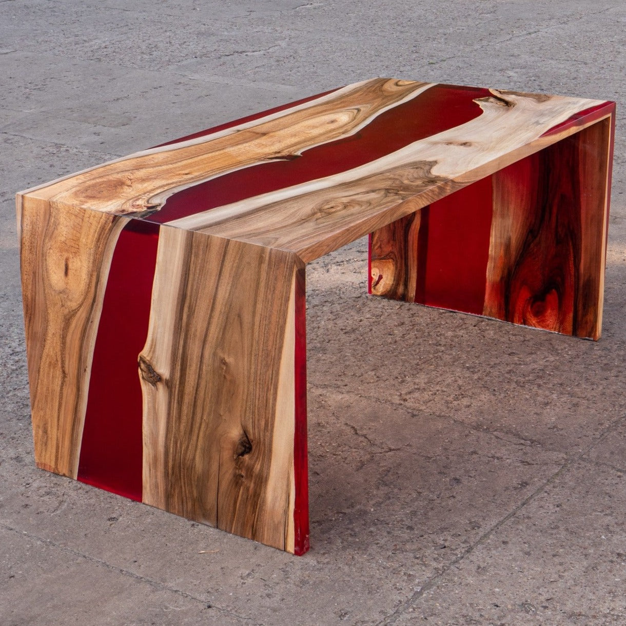 Table résine époxy rouge