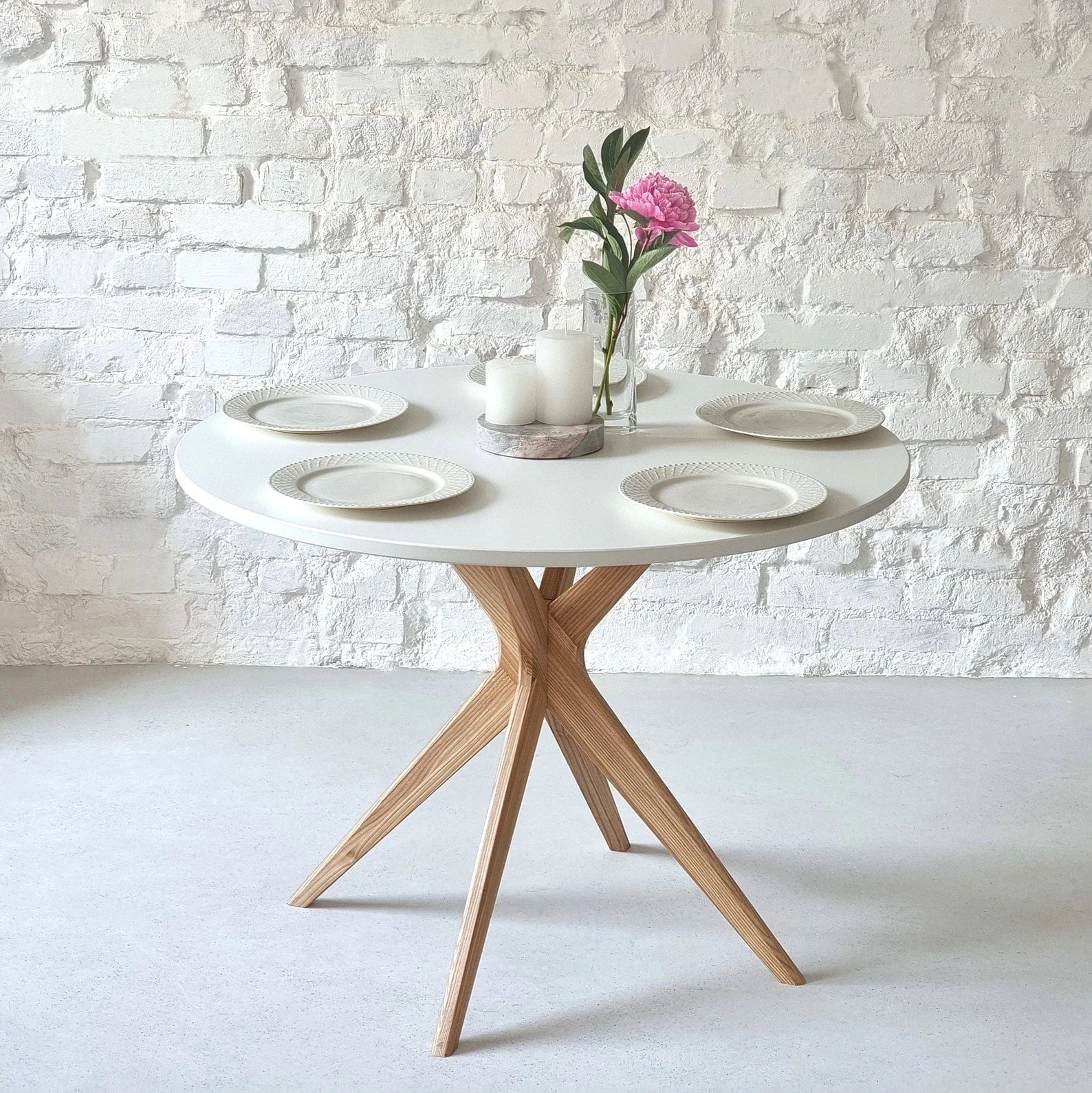 Table a manger blanc laqué