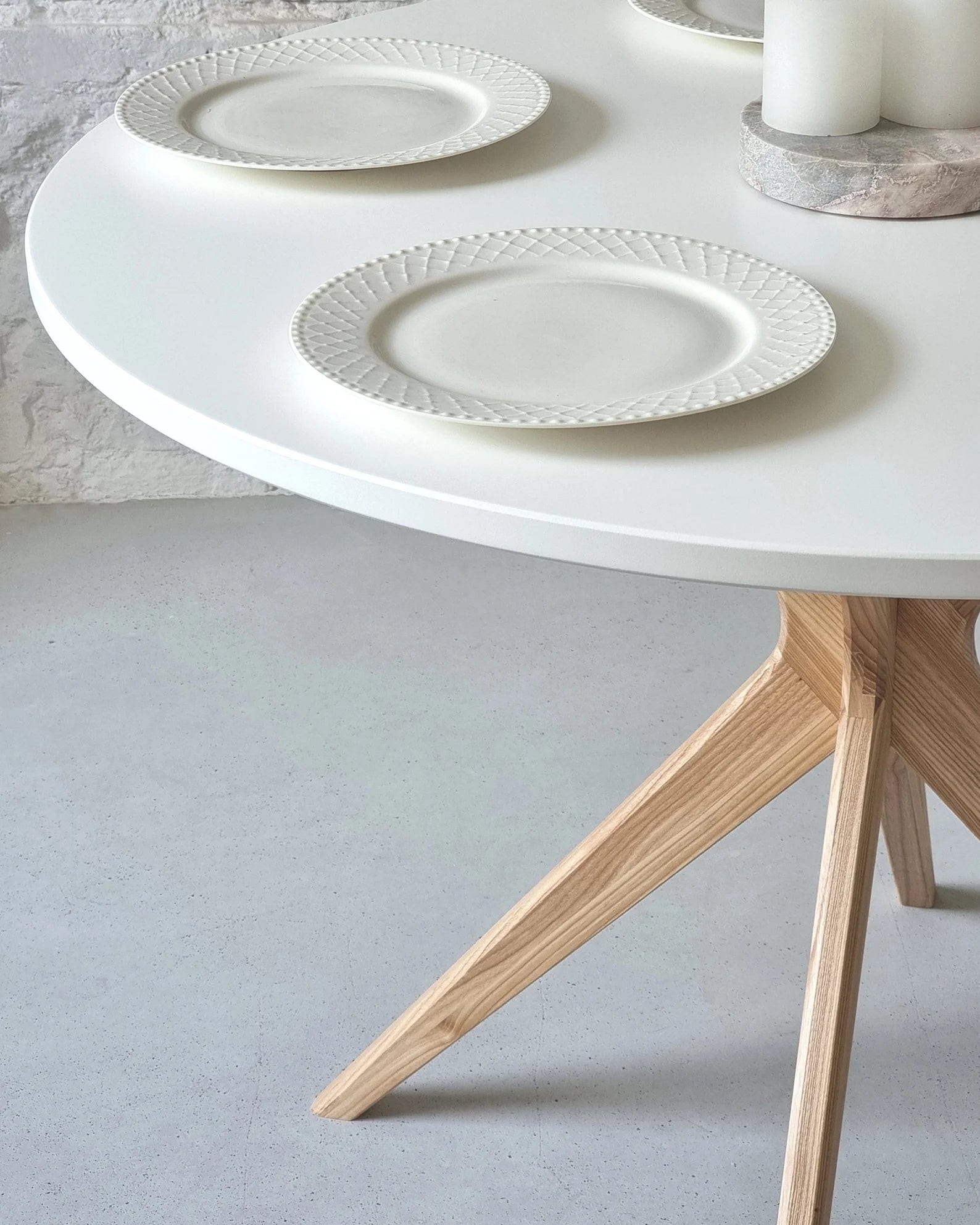 Table a manger blanc laqué