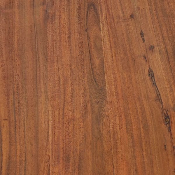 Table acacia en bord naturel