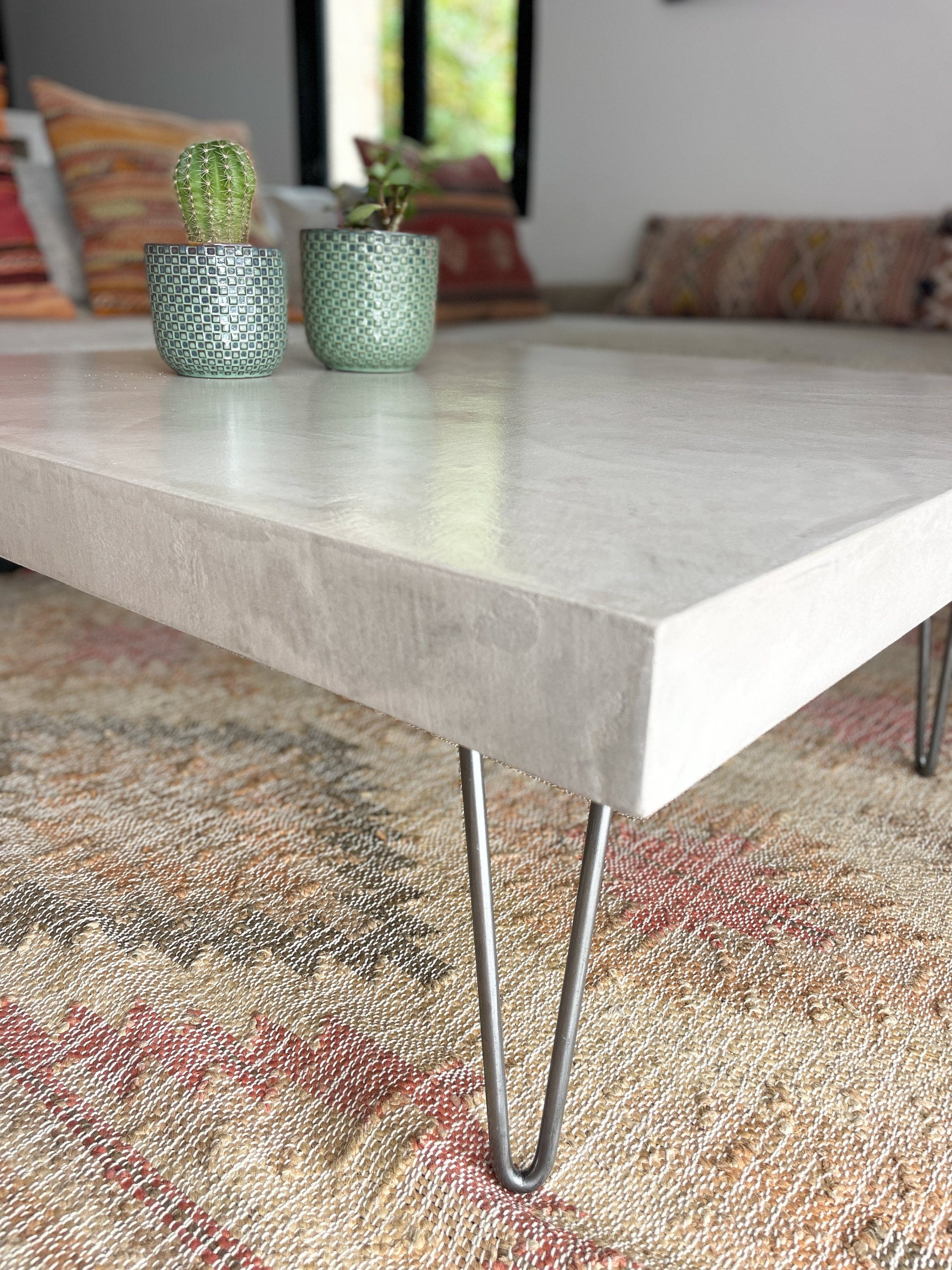 Table basse béton ciré pied métallique