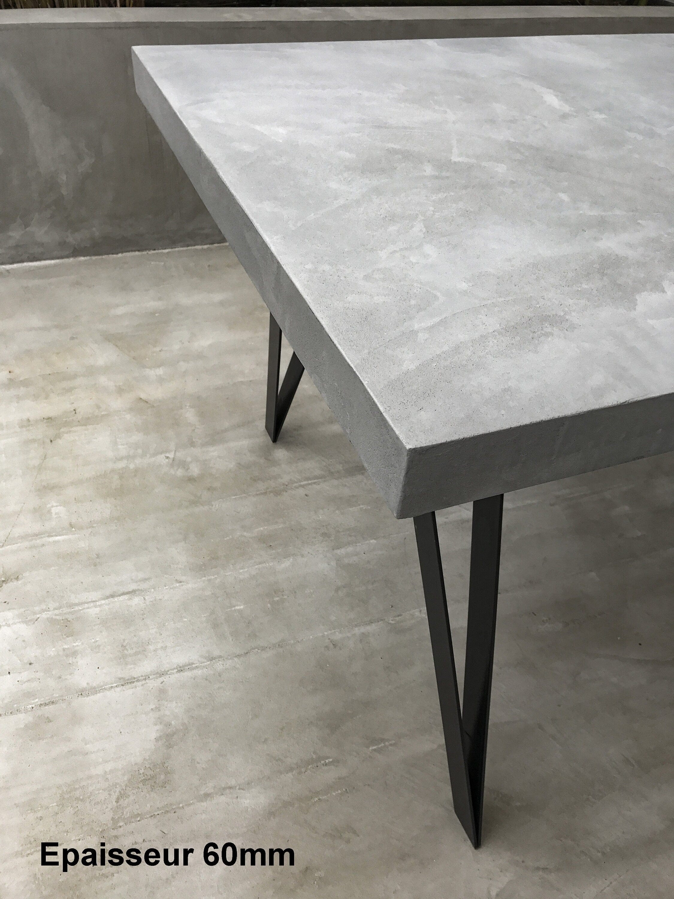 Table béton ciré de salle à manger