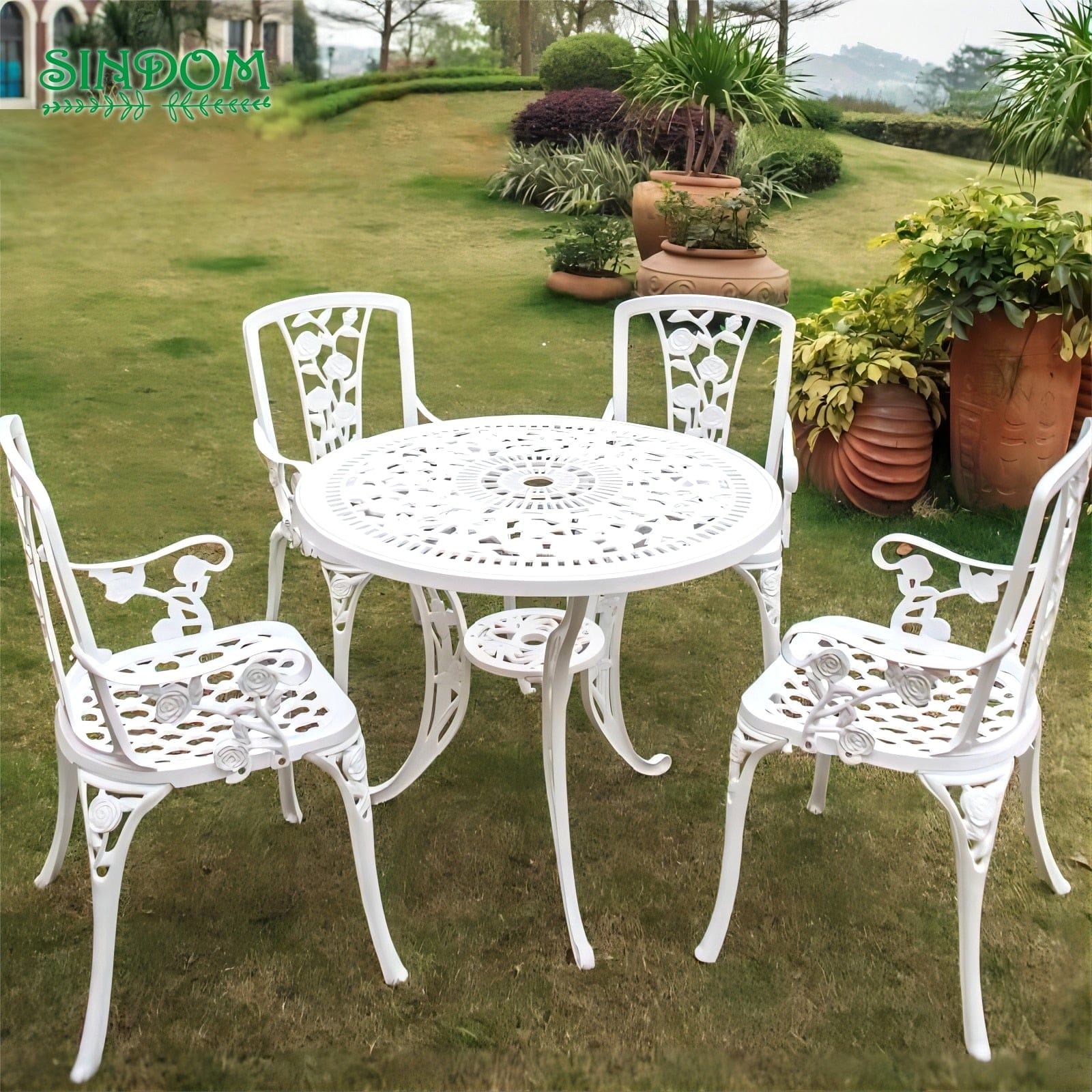 Table de jardin blanche