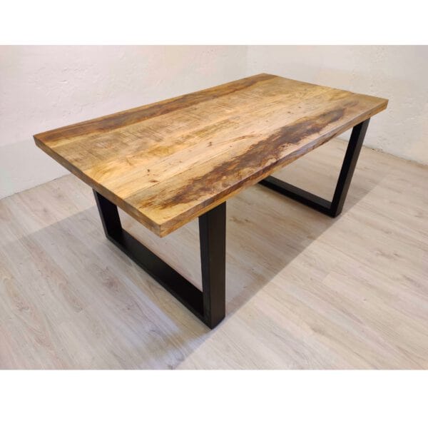 Table de salle à manger en manguier