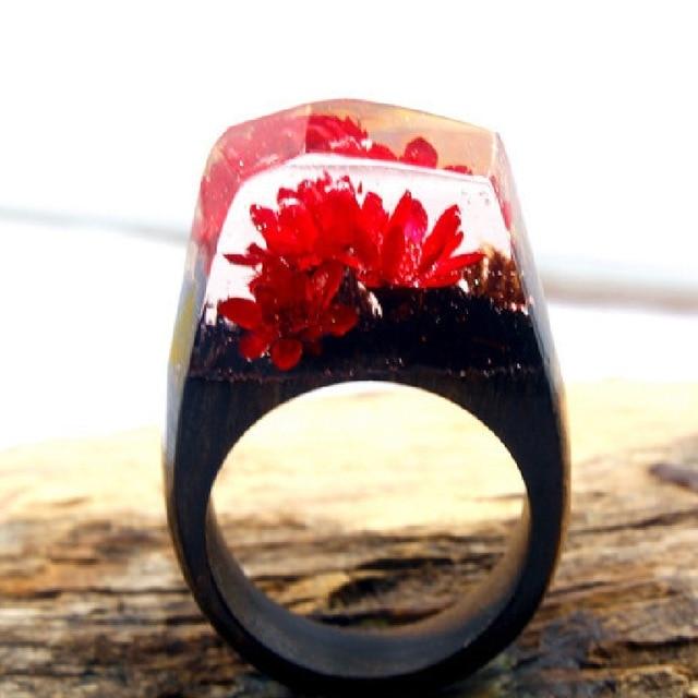 Bague nature fleur rouge