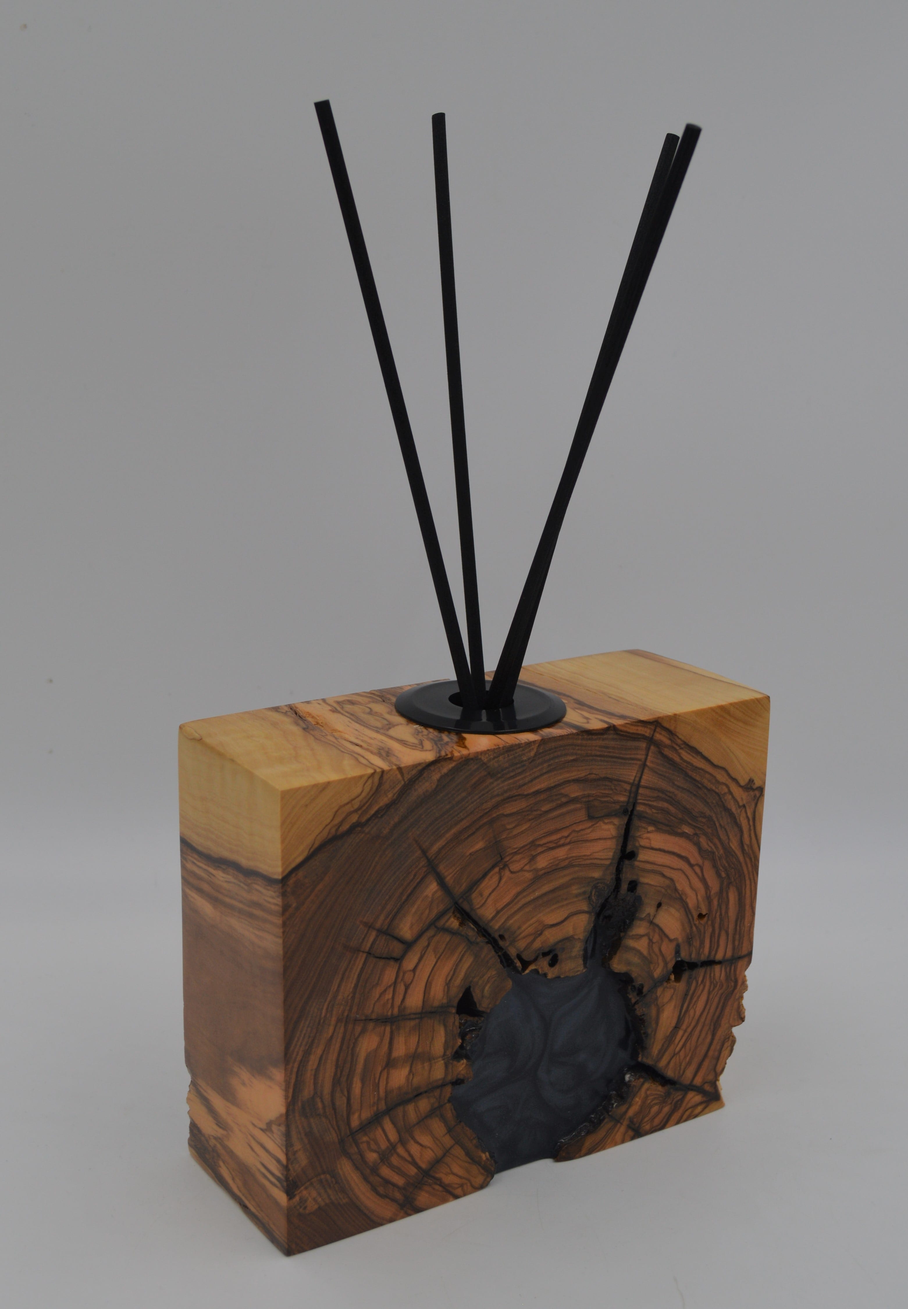 Diffuseur d'huiles essentielles en bois et époxy