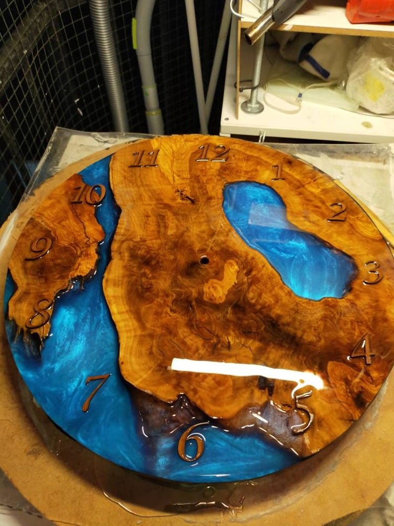 Époxy & w horloge faite à la main pour mur