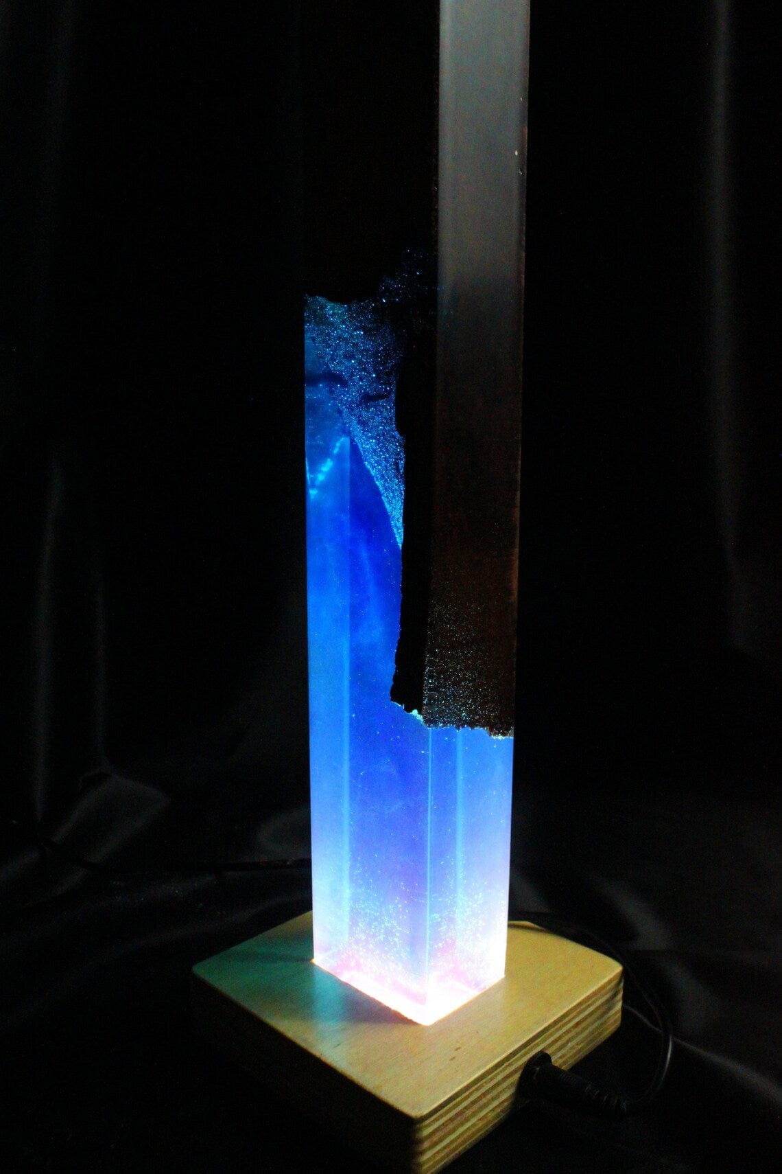 Grande lampe en bois pour table de chevet