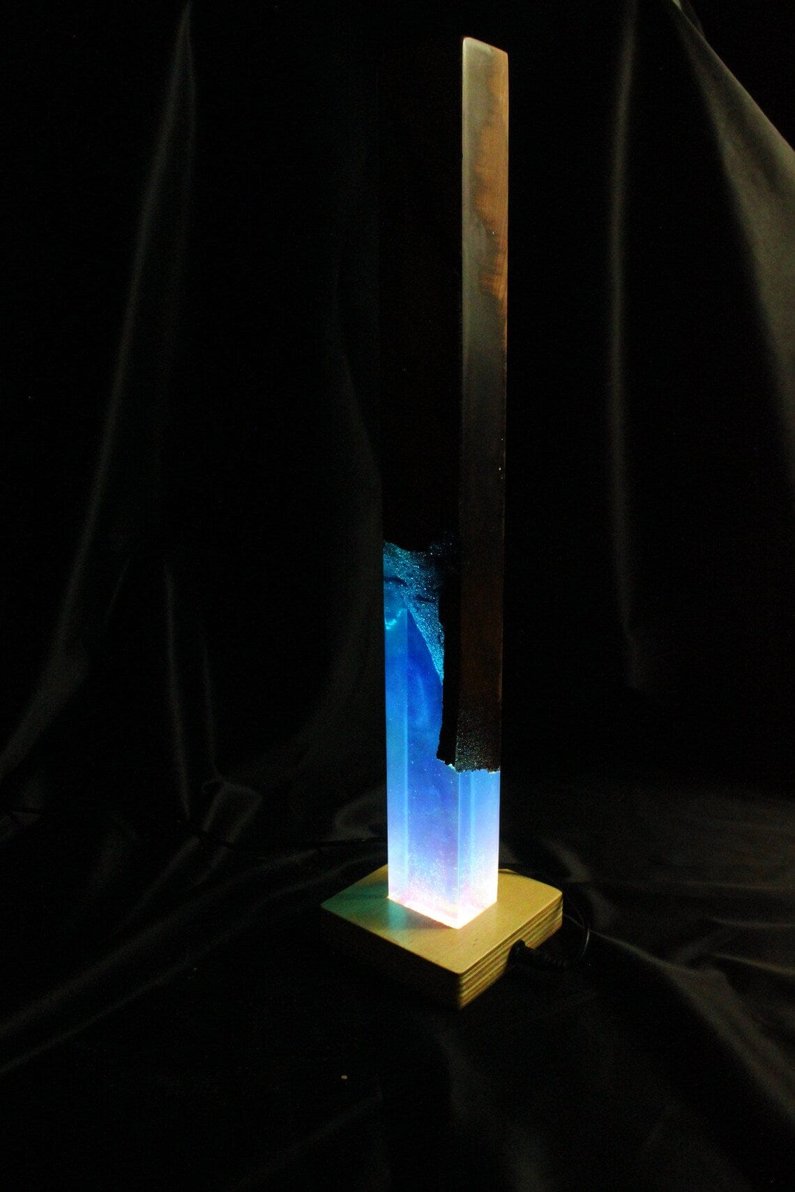 Grande lampe en bois pour table de chevet