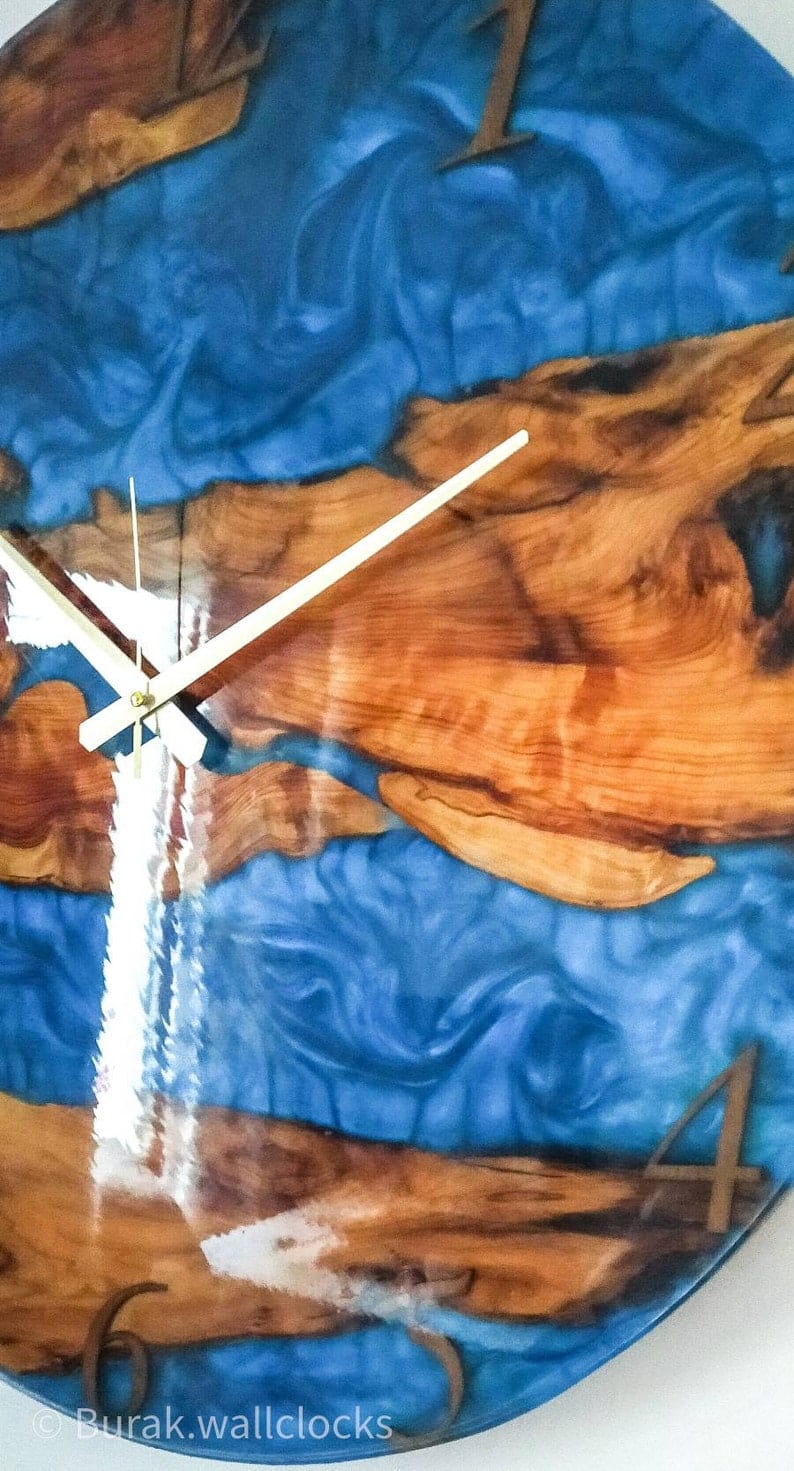 Horloge à la main époxy pour mur