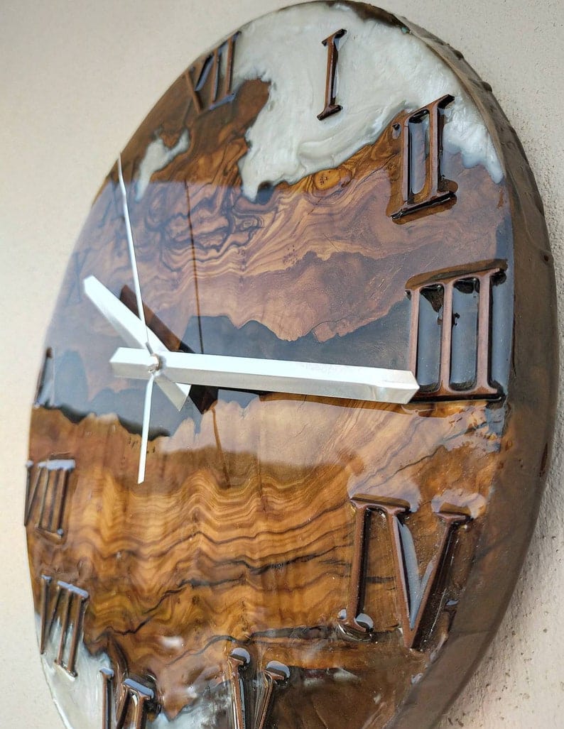 Horloge à main époxy et résine pour mur
