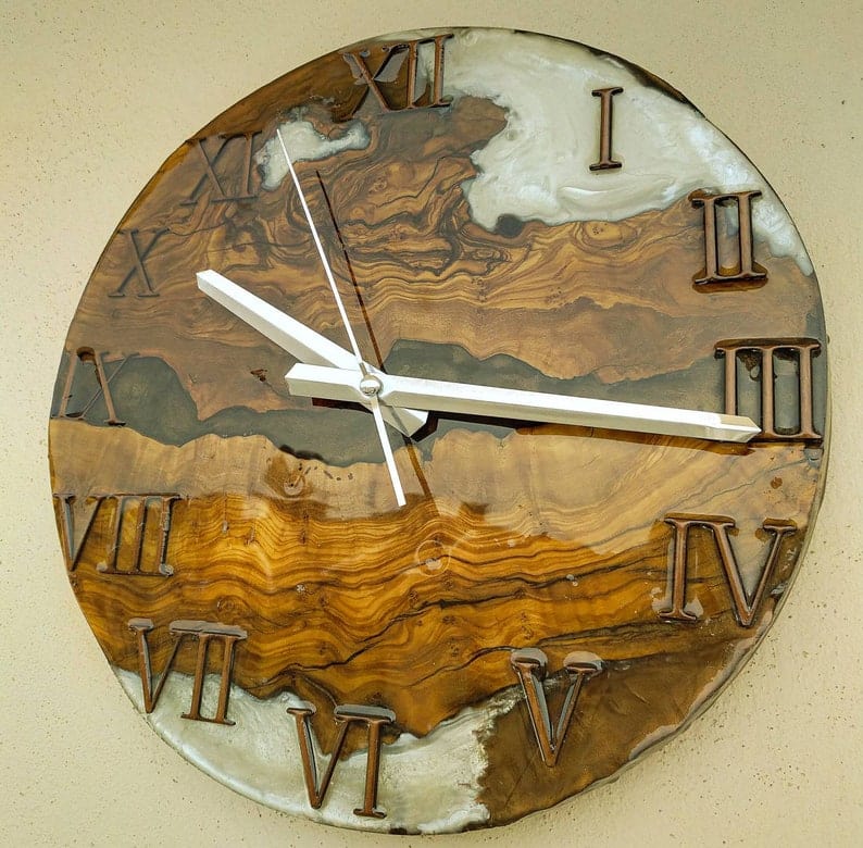 Horloge à main époxy et résine pour mur