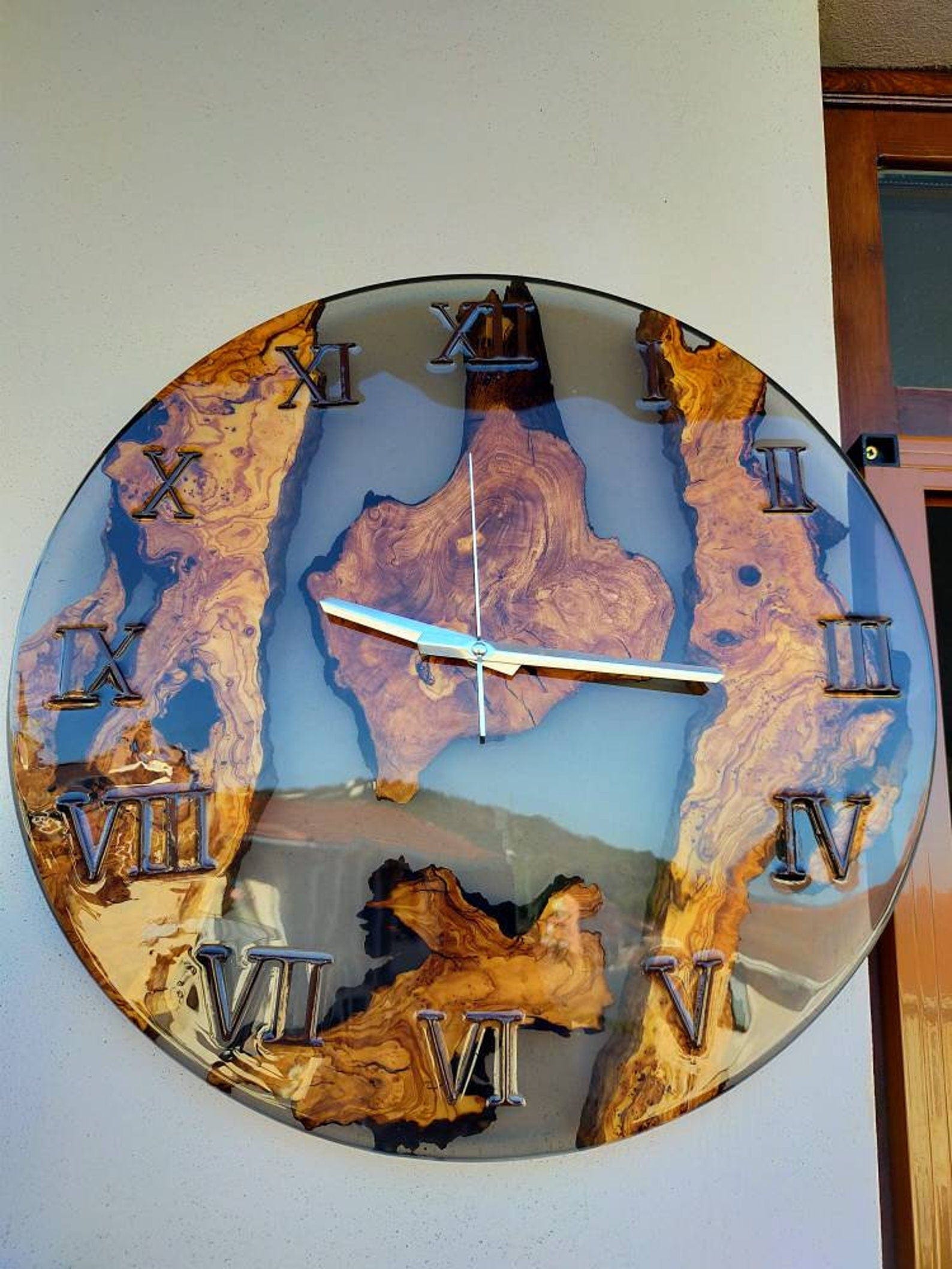 Horloge en époxy