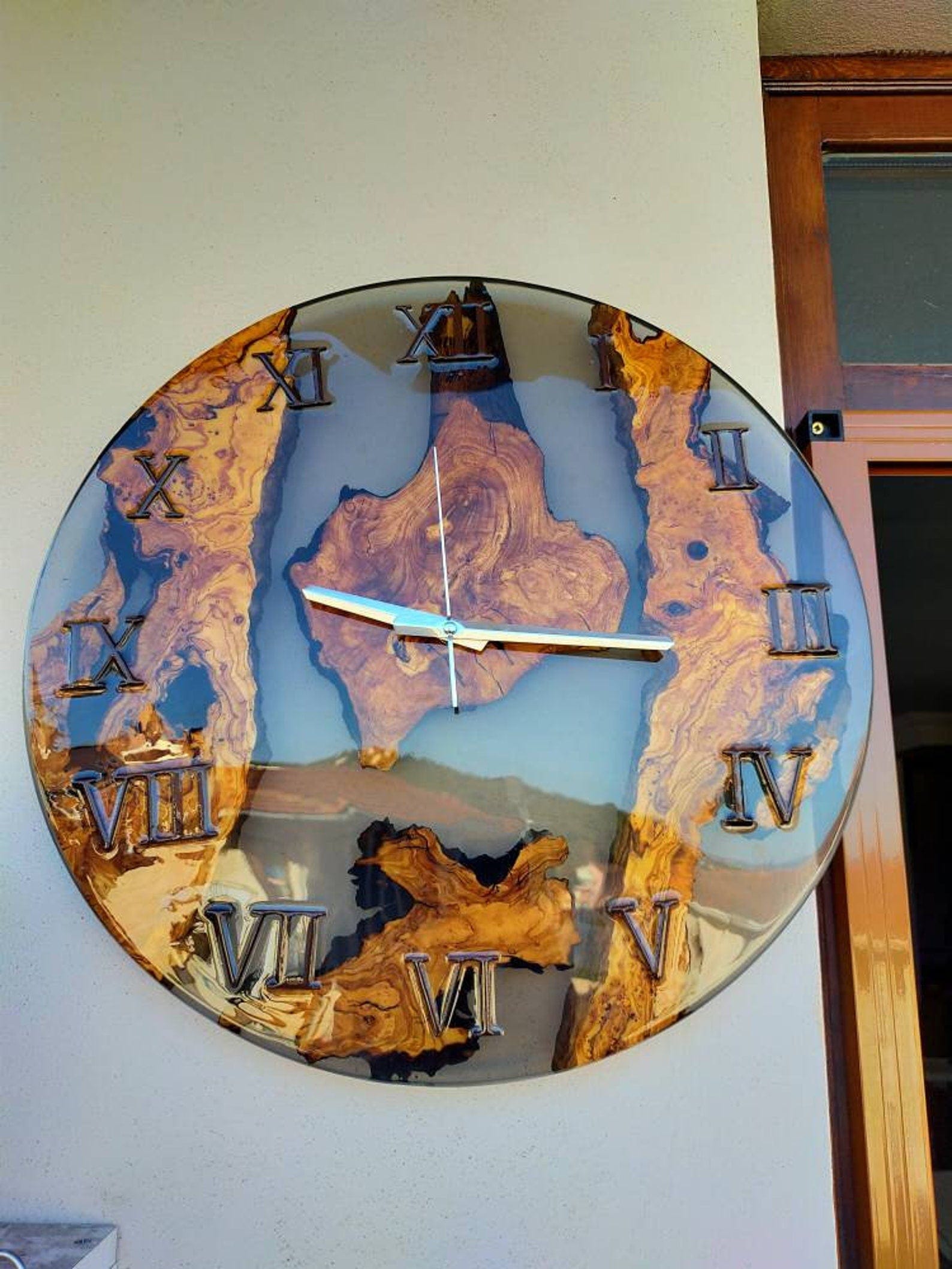 Horloge en époxy