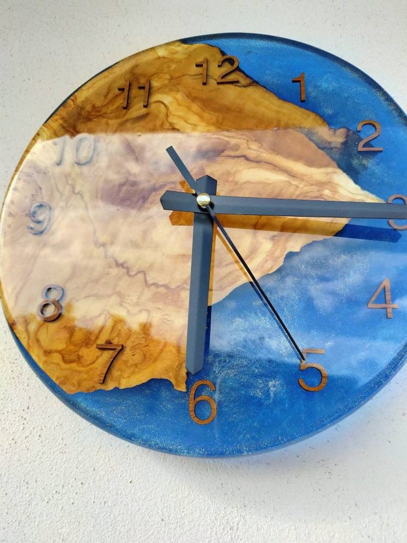 Horloge époxy