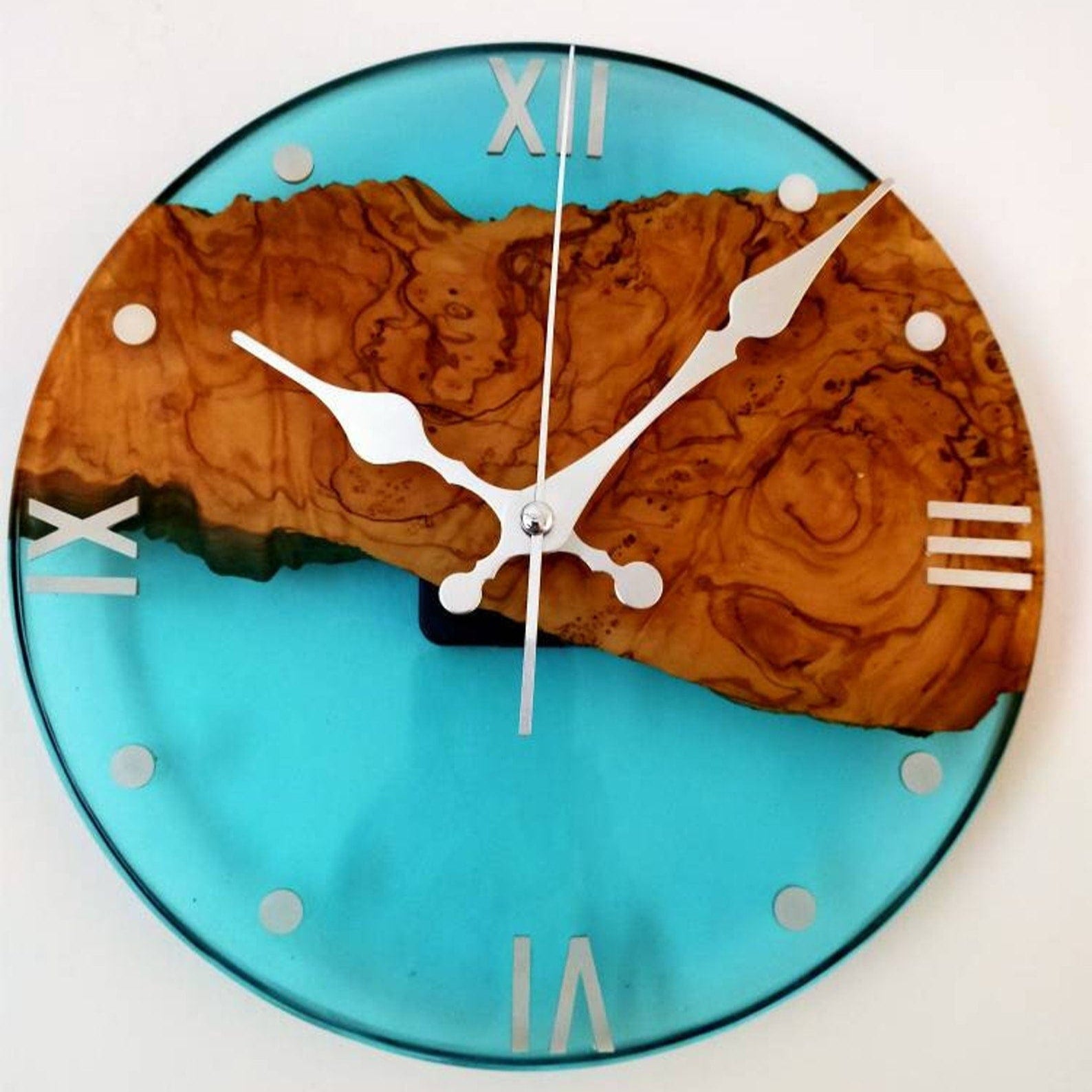 Horloge époxy bleu clair