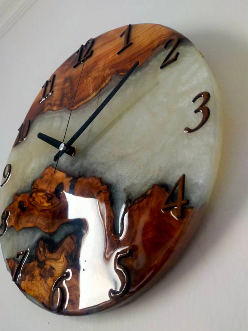 Horloge murale unique comme cadeau de mariage