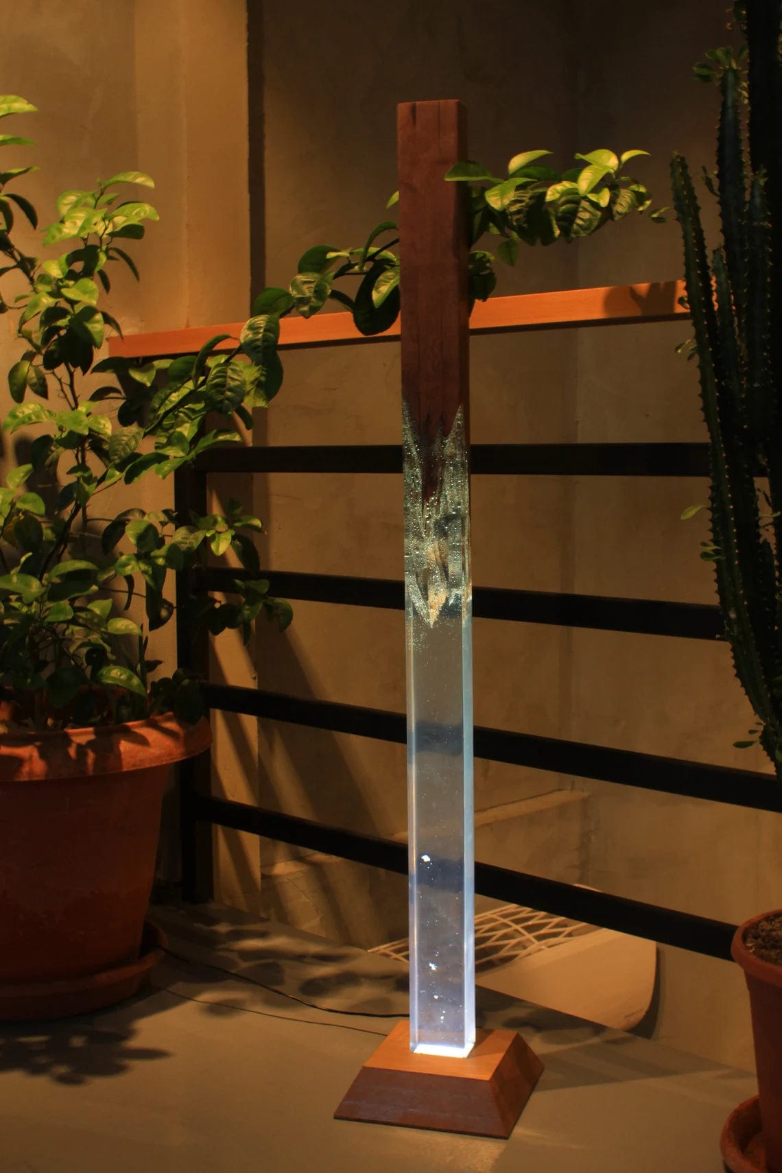 Lampadaire en acajou