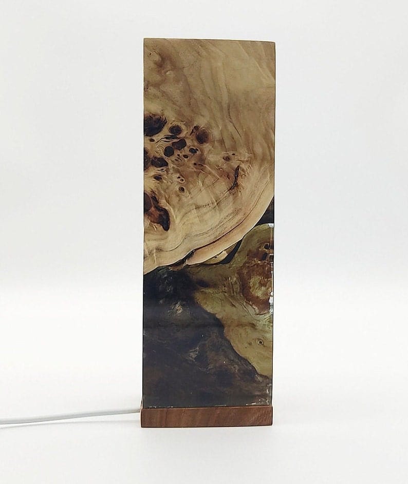 Lampe bois et résine