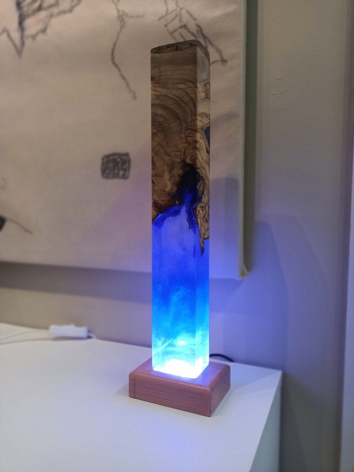 Lampe de chevet en résine époxy en bois