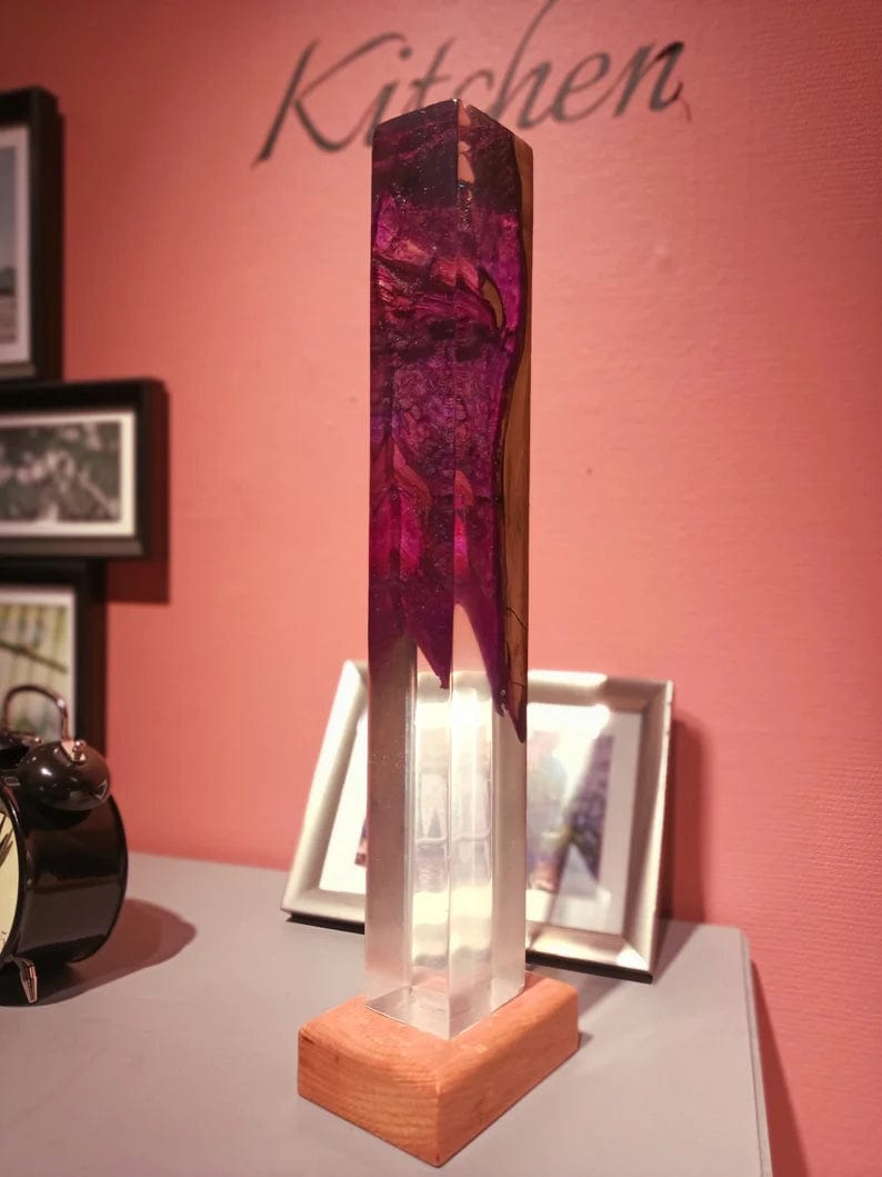 Lampe en résine Blaze violette