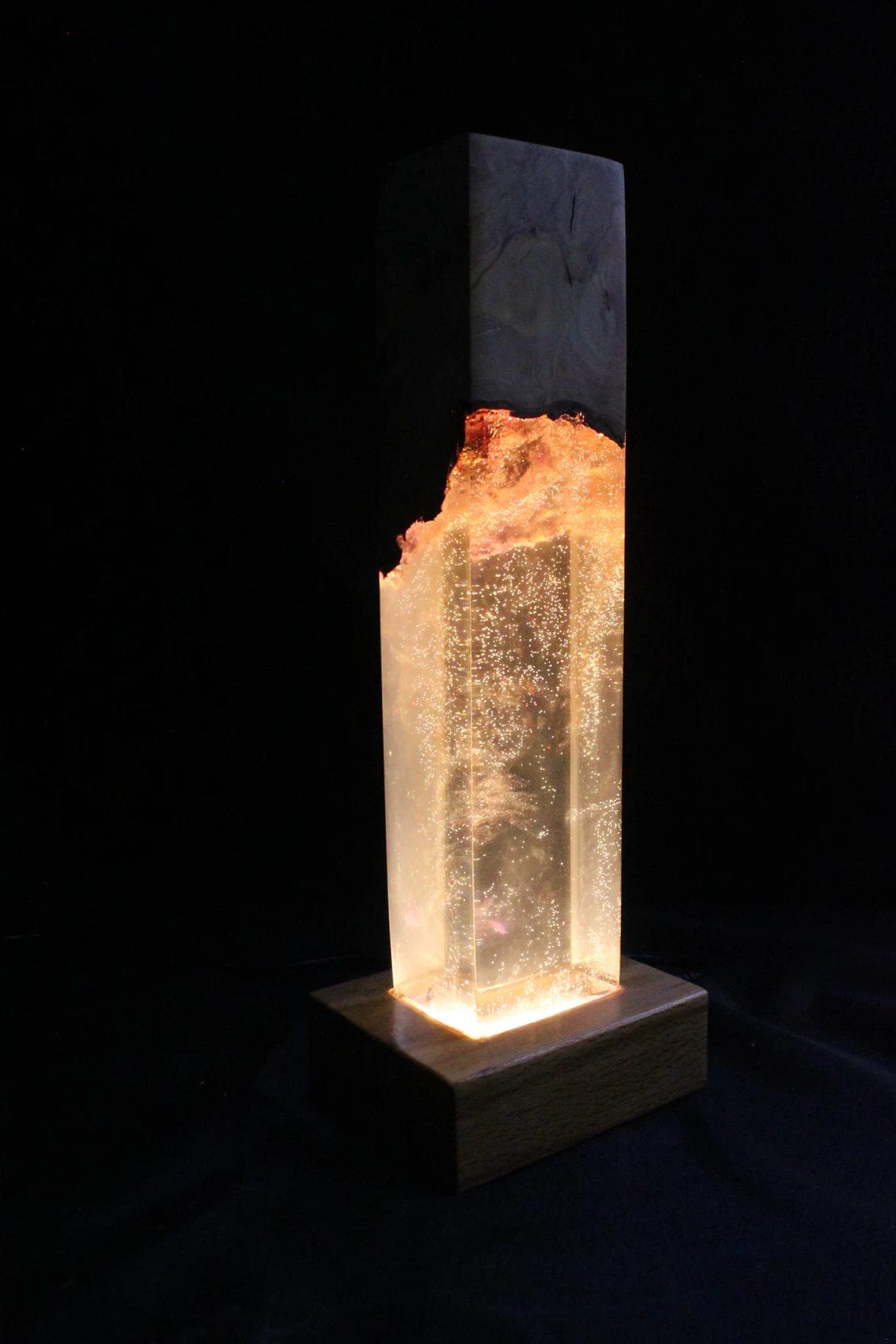 Lampe en résine de bois jaune