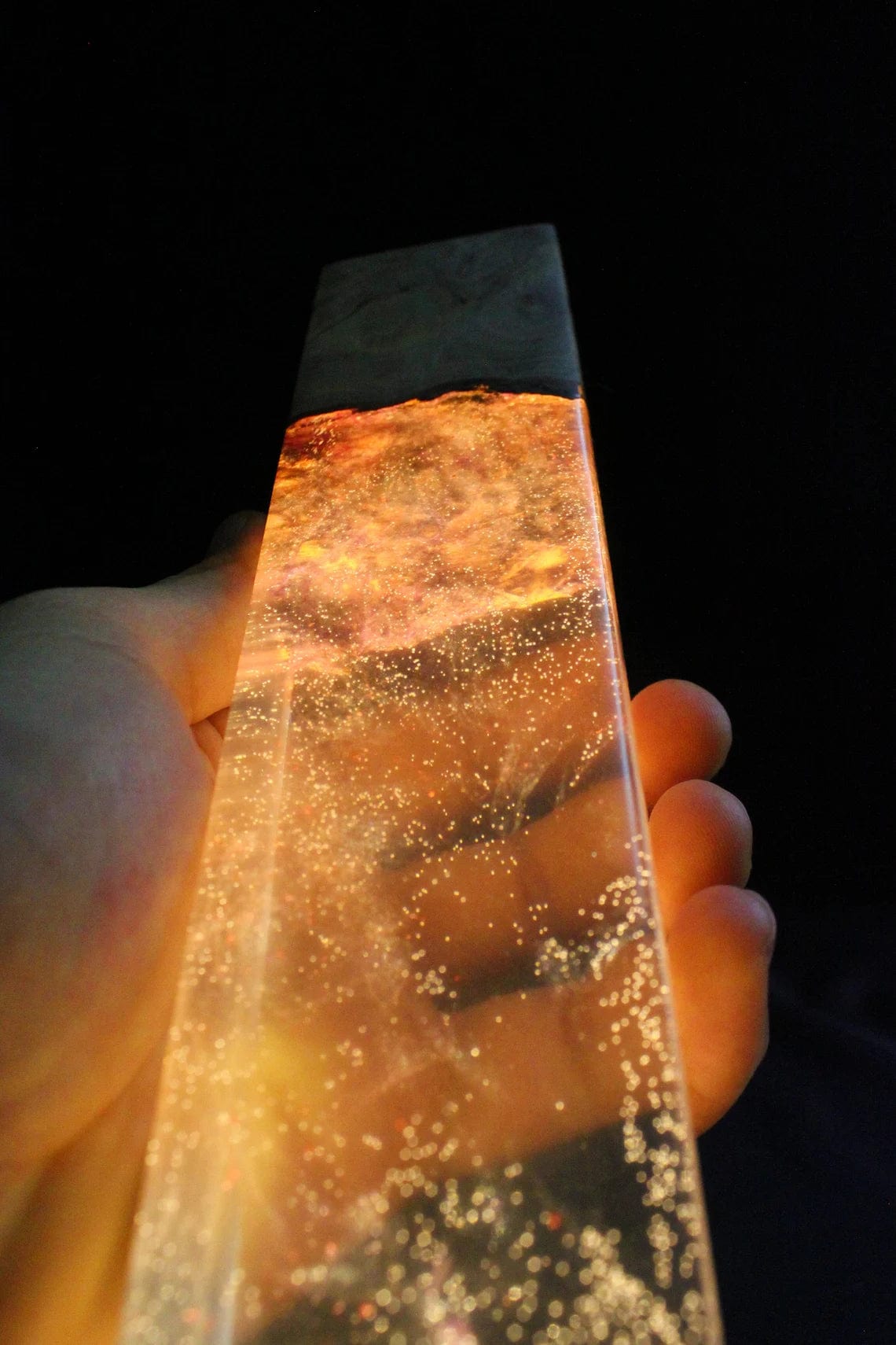 Lampe en résine de bois jaune