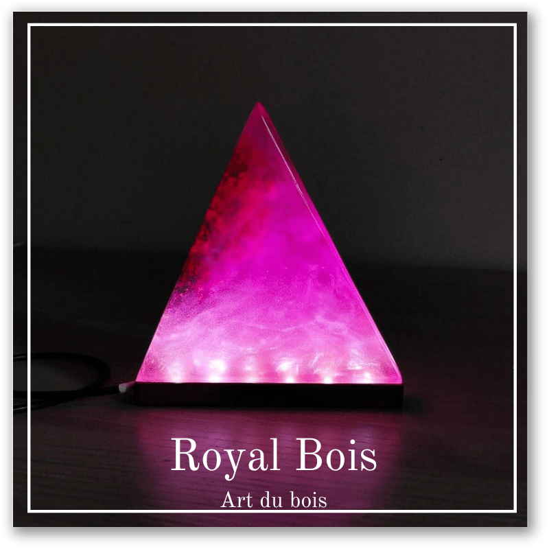 Lampe en résine rose