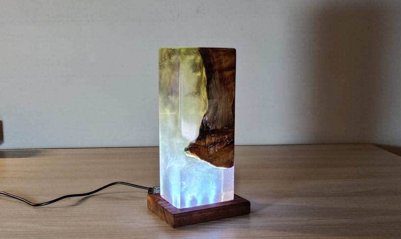 Lampe galaxie en résine