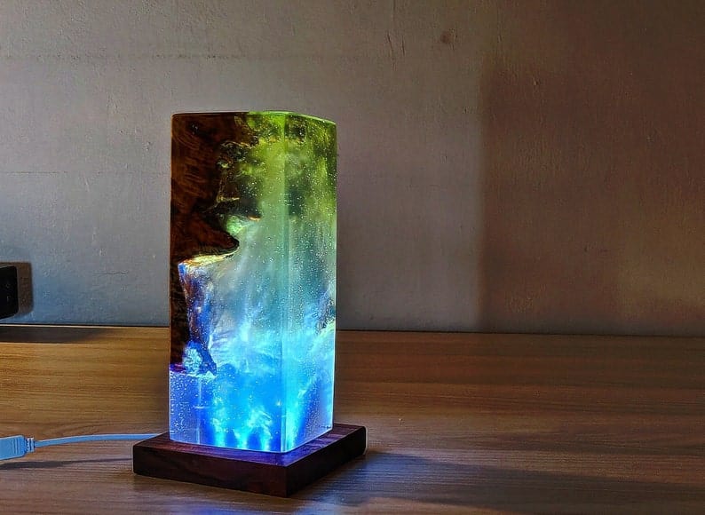 Lampe galaxie en résine
