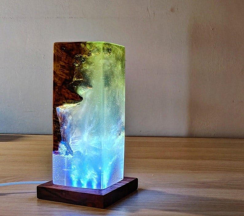 Lampe galaxie en résine