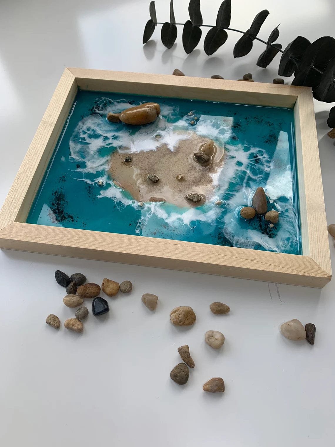 Petite peinture de plage sur l'art de la résine