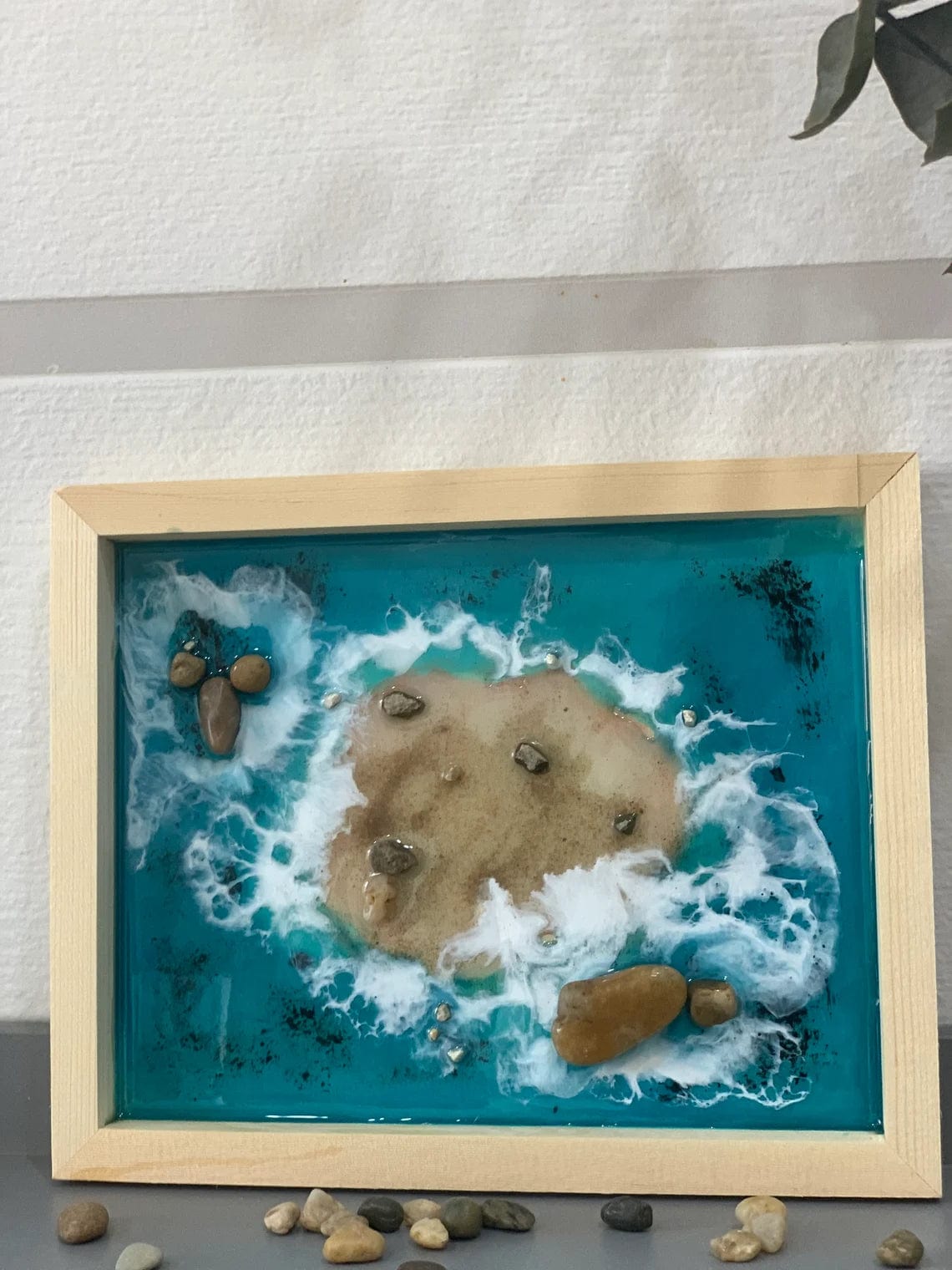 Petite peinture de plage sur l'art de la résine