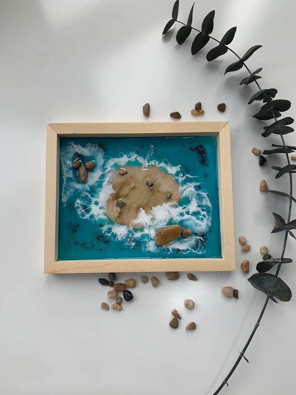 Petite peinture de plage sur l'art de la résine