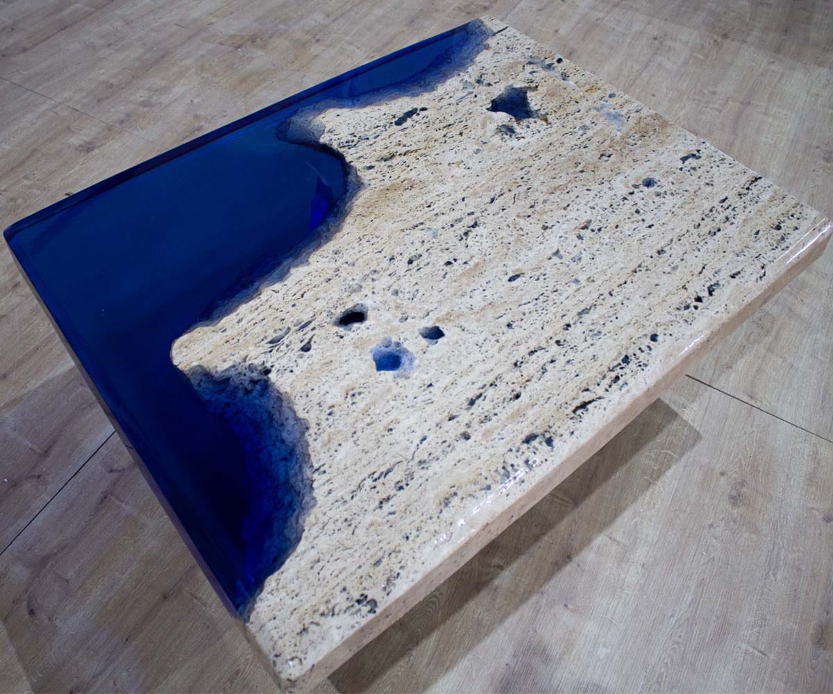 Table carré en résine époxy