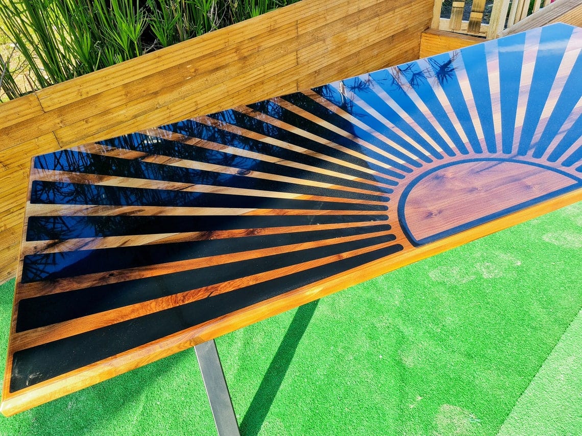 Table de salon bois massif époxy noir