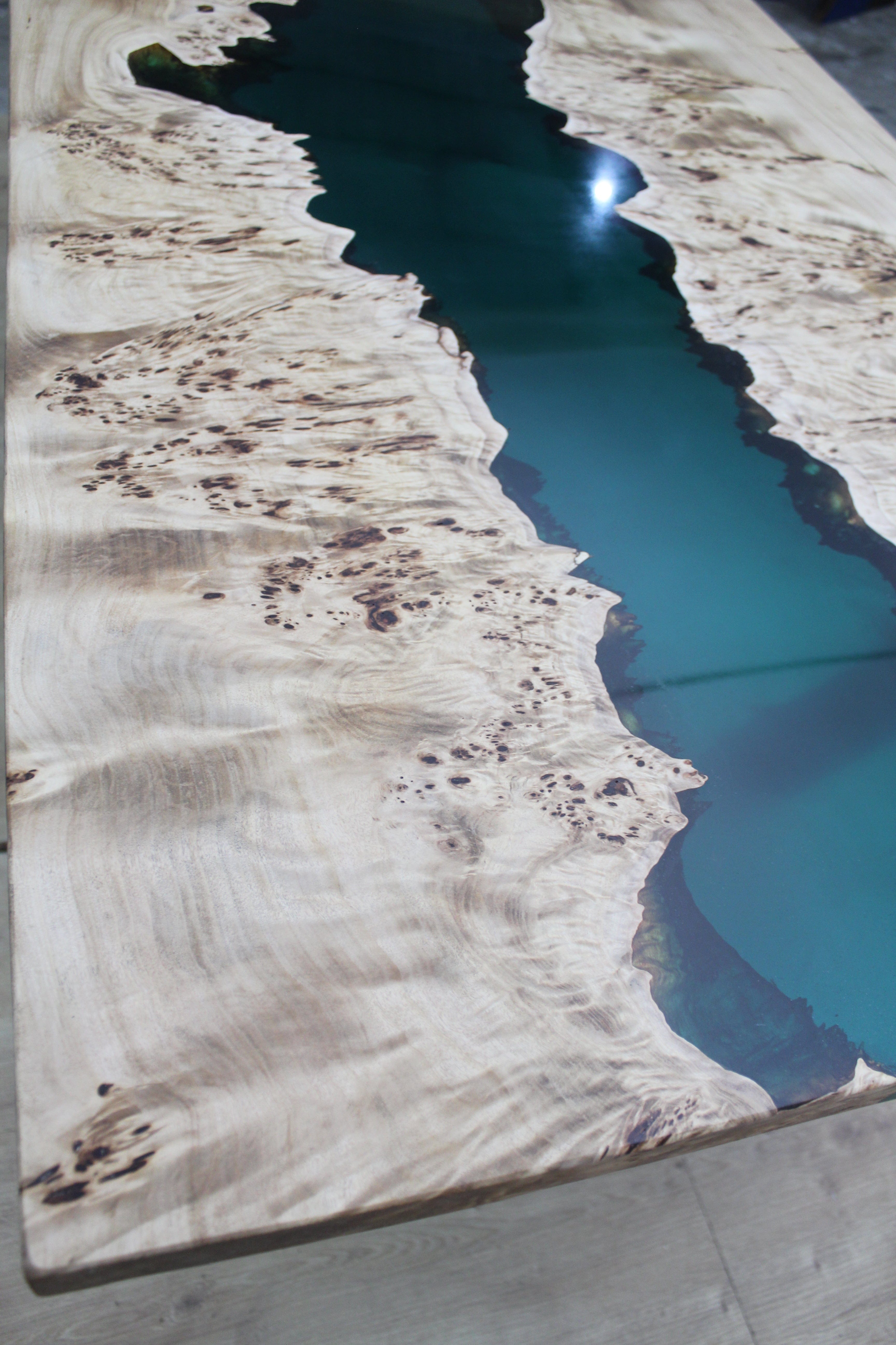 Table design époxy vert