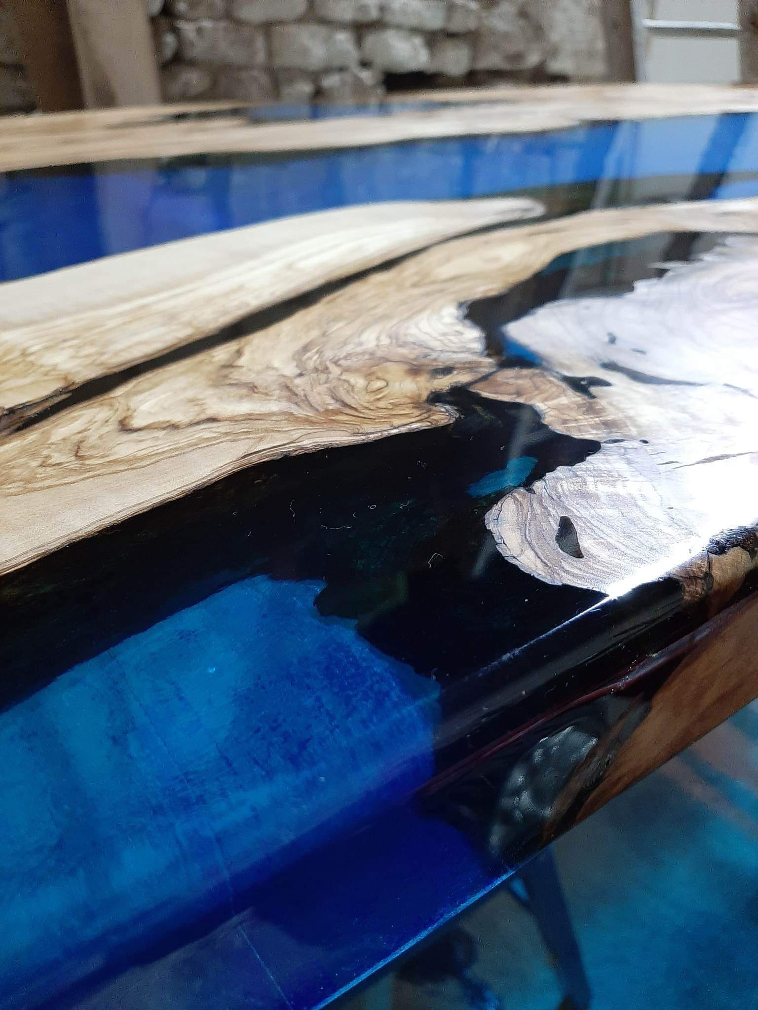 Table en olivier bleu mer