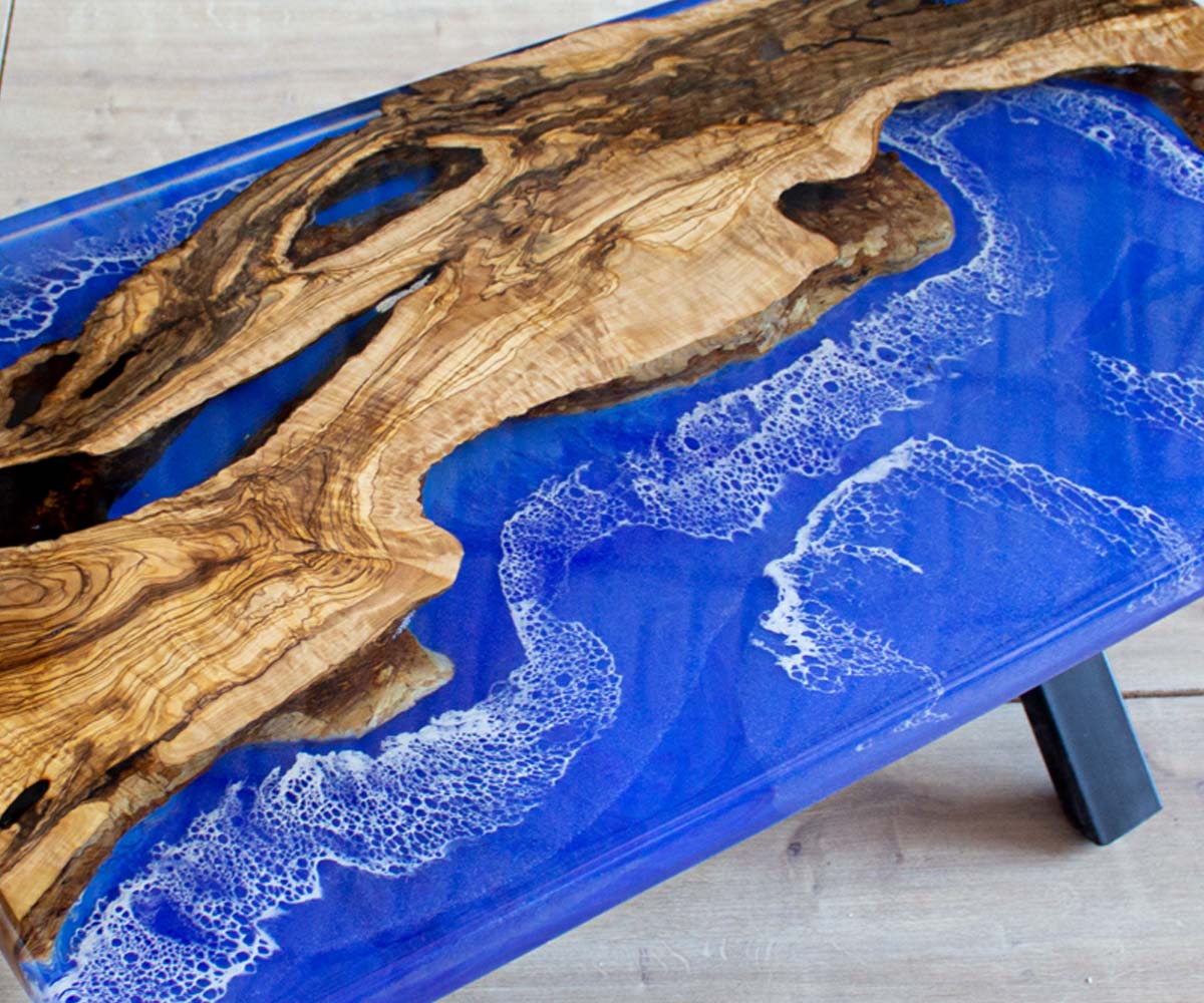 Table en résine bleu