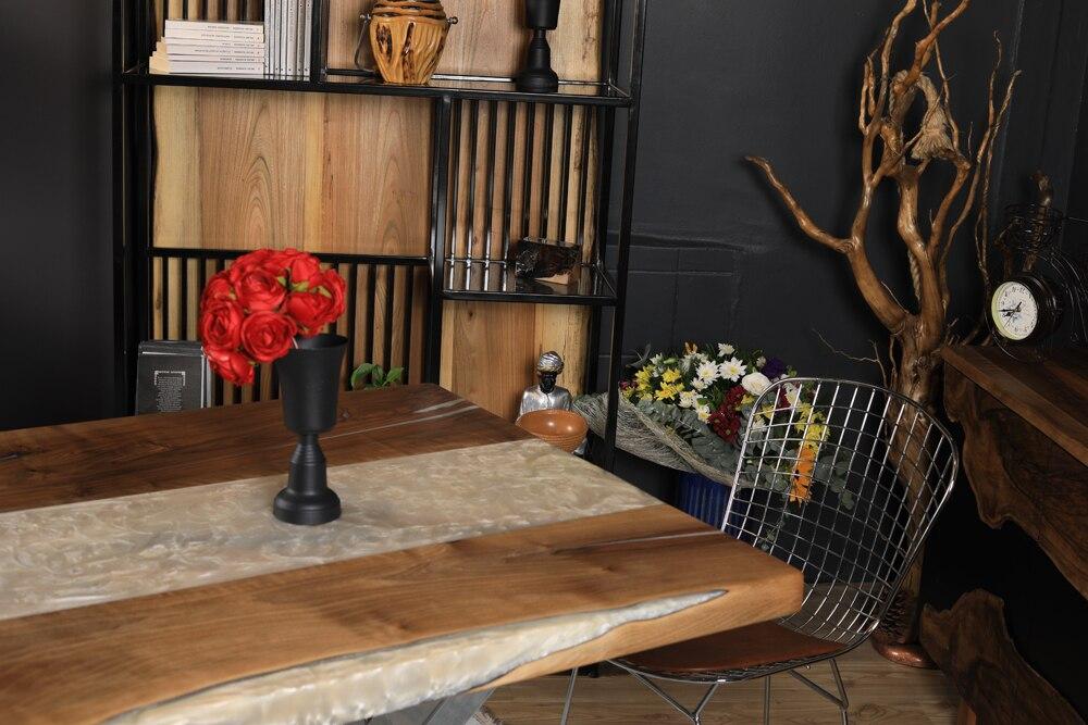 Table en résine d'époxy blanche