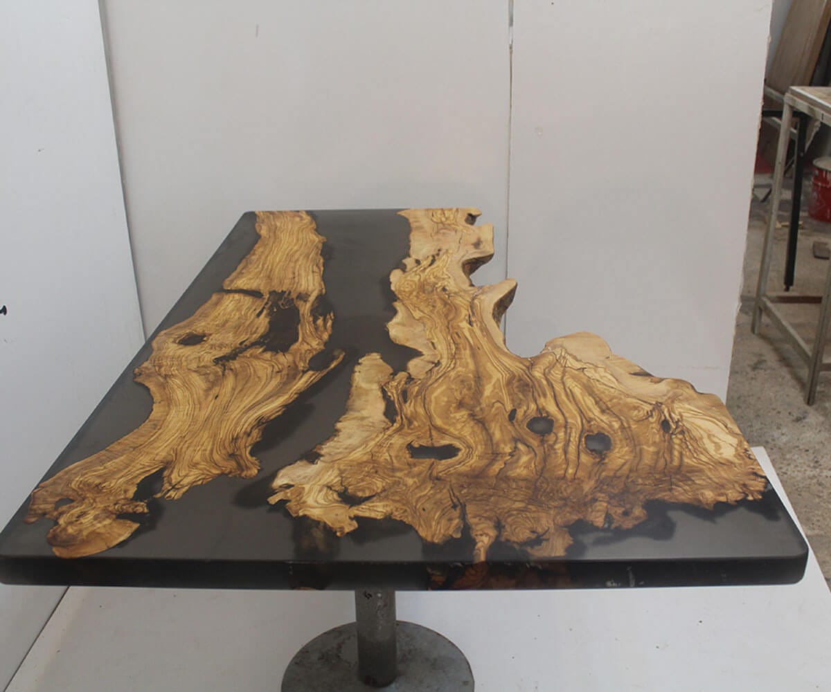 Table en résine époxy et olivier