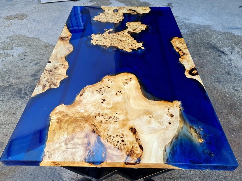 Table époxy bleu foncé