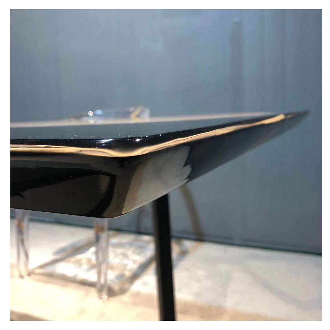 Table époxy noir et olivier