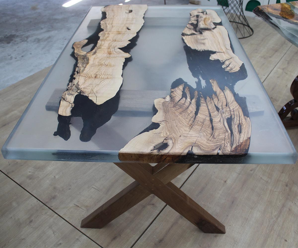 Table salle à manger époxy transparente