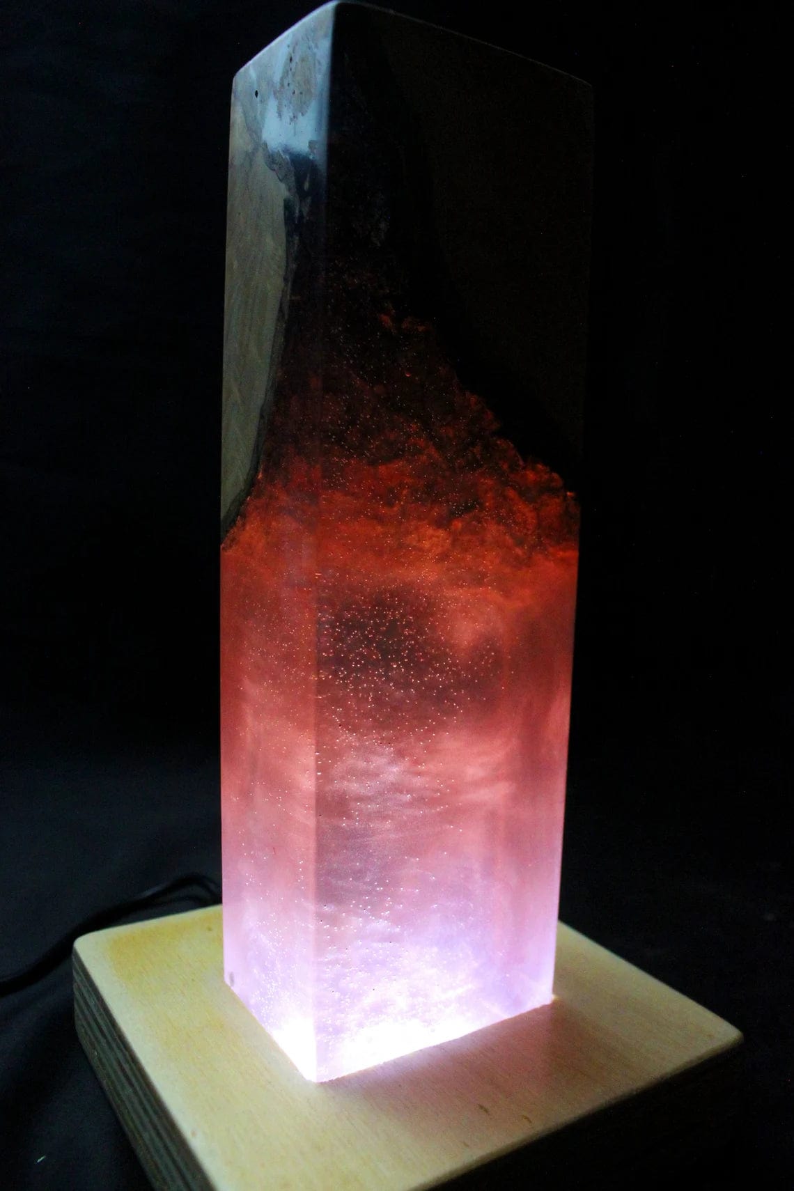 Veilleuse en résine blanche violette