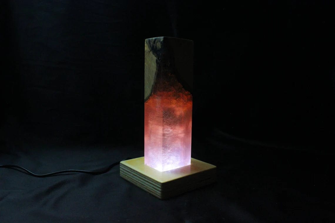 Veilleuse en résine blanche violette