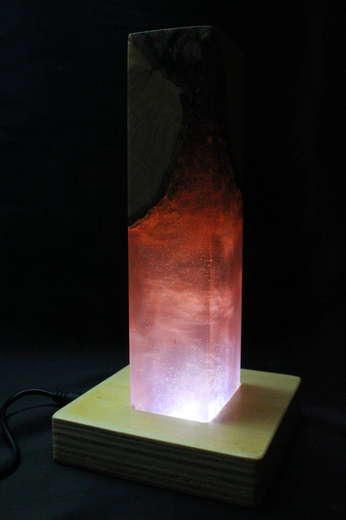 Veilleuse en résine blanche violette