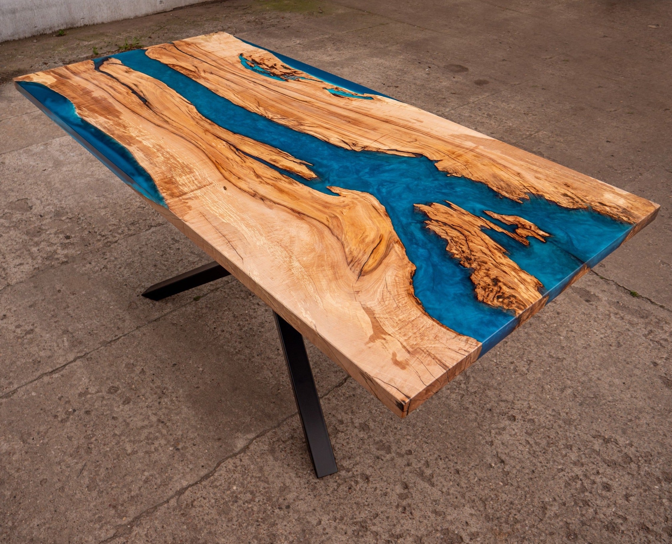 Table en époxy bleu 190 cm