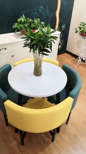 Table a manger avec chaises