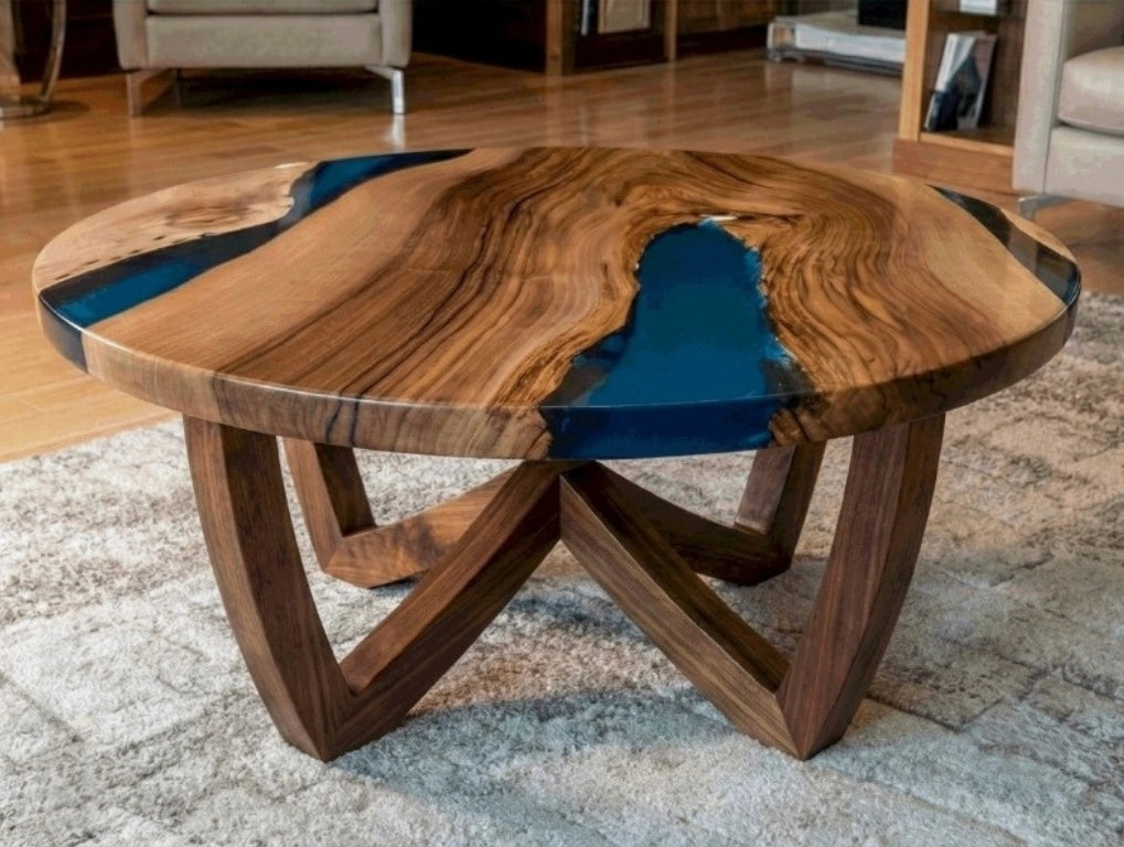 Table basse LAGUNE — Noyer massif & rivière de résine époxy turquoise